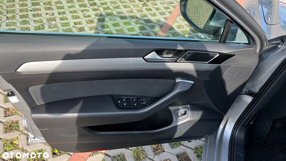 Volkswagen Passat 2.0 TDI BMT Comfortline - 12