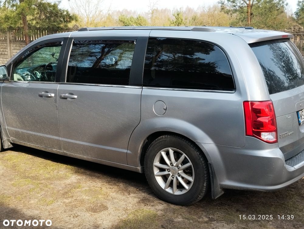 Dodge Grand Caravan - 3