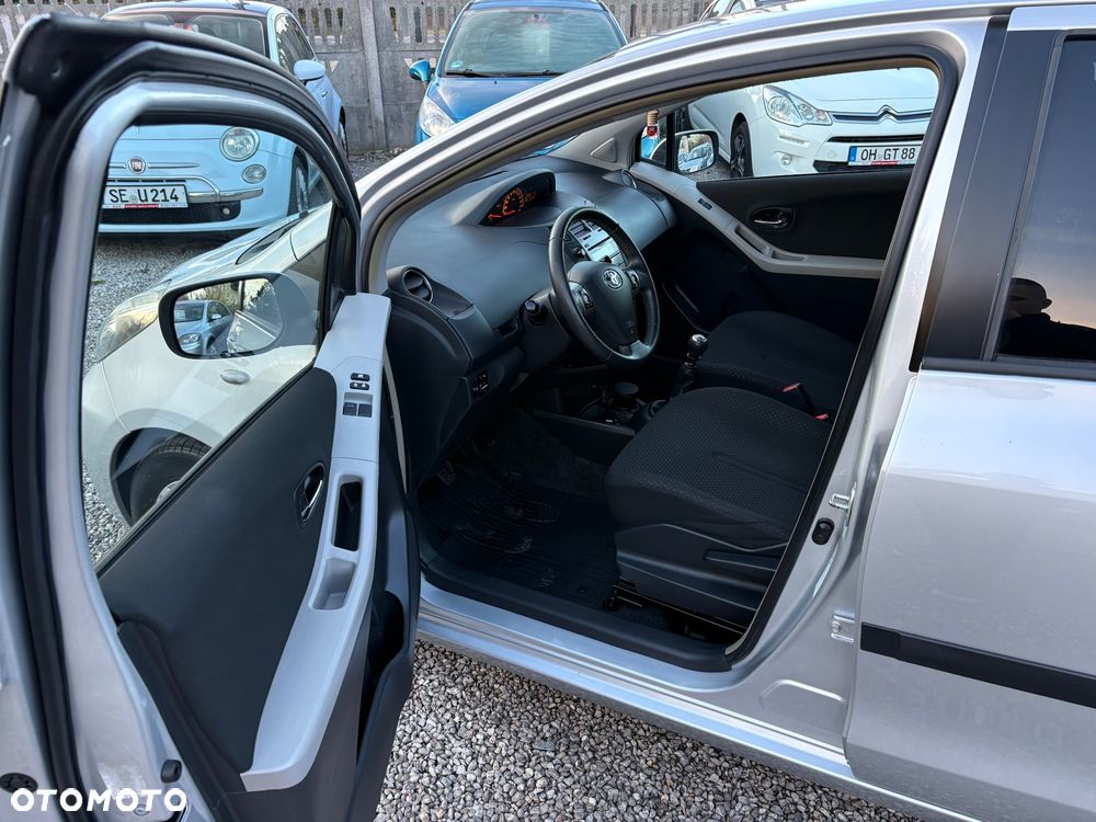 Toyota Yaris 1.33 Premium - 16