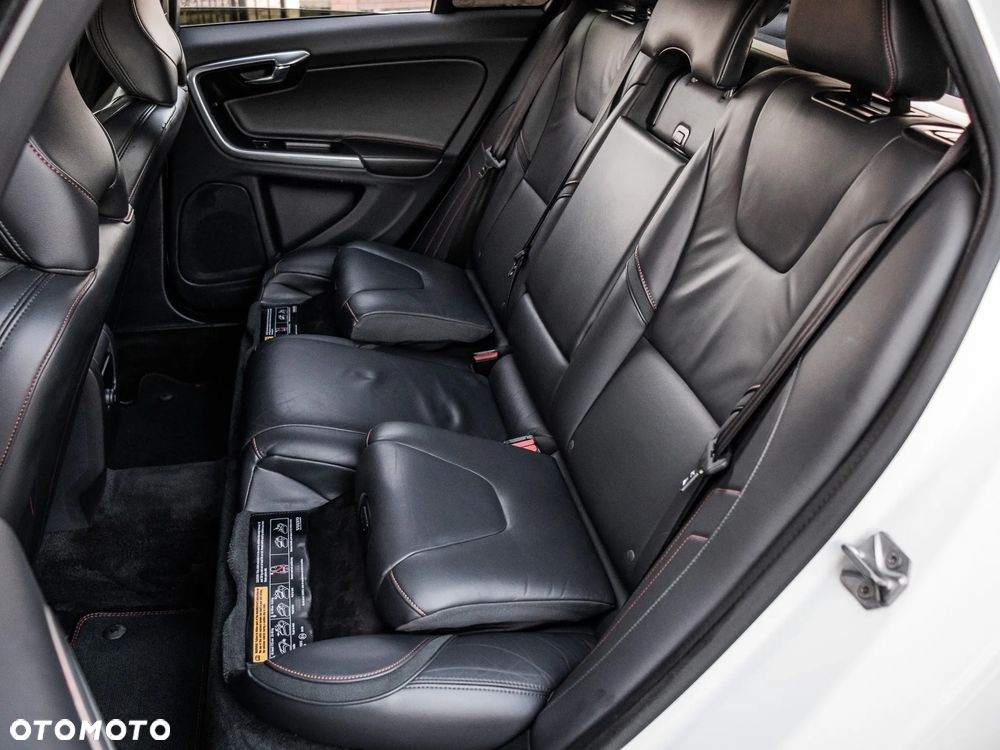 Volvo V60 D2 Ocean Race - 17