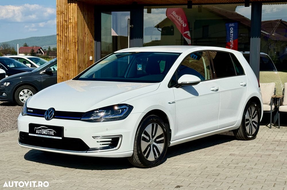 Volkswagen e-Golf - 12