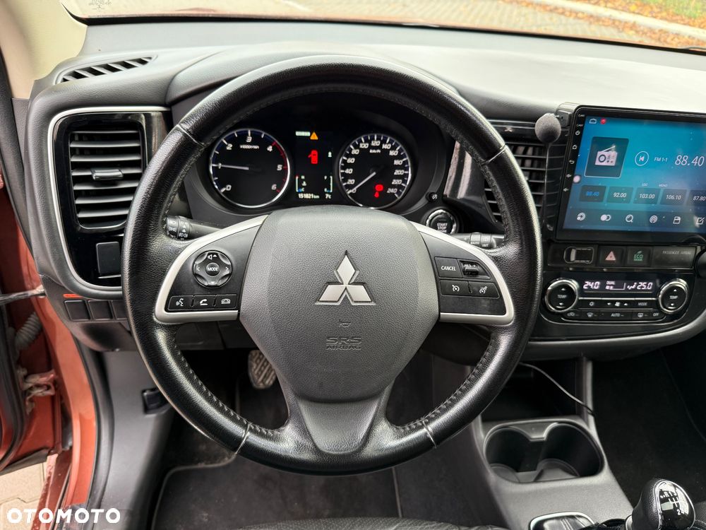 Mitsubishi Outlander 2.2 DI-D 4WD Invite - 17