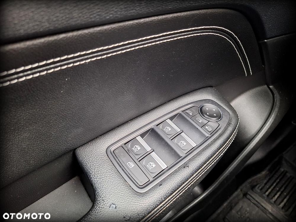 Renault Arkana 1.6 E-TECH Intens MMT - 11