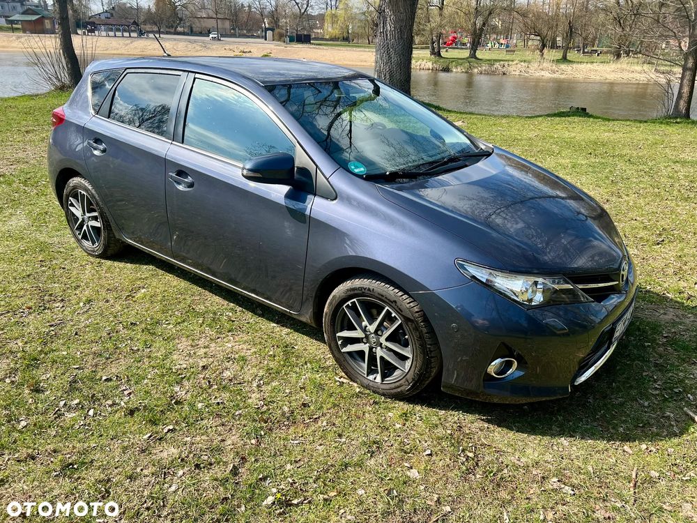 Toyota Auris 1.6 Valvematic Multidrive S Executive - 1