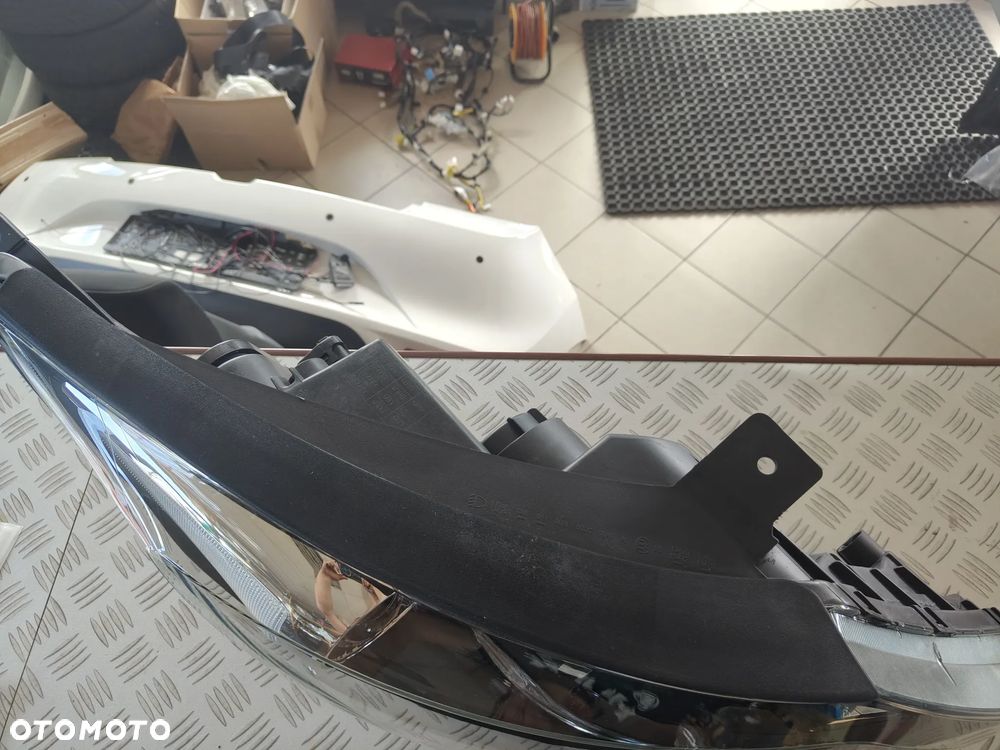 Kia Sportage III 2010-2015 XENON+ Led prawy reflektor lampa Europa - 2