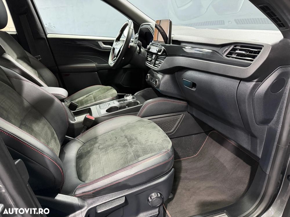 Ford Kuga 2.5 Duratec PHEV ST-LINE X - 24