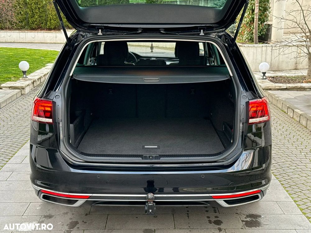 Volkswagen Passat - 25