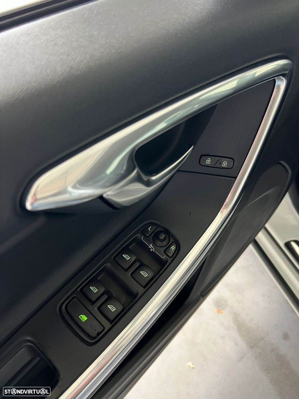 Volvo V60 1.6 D2 R-Design - 10