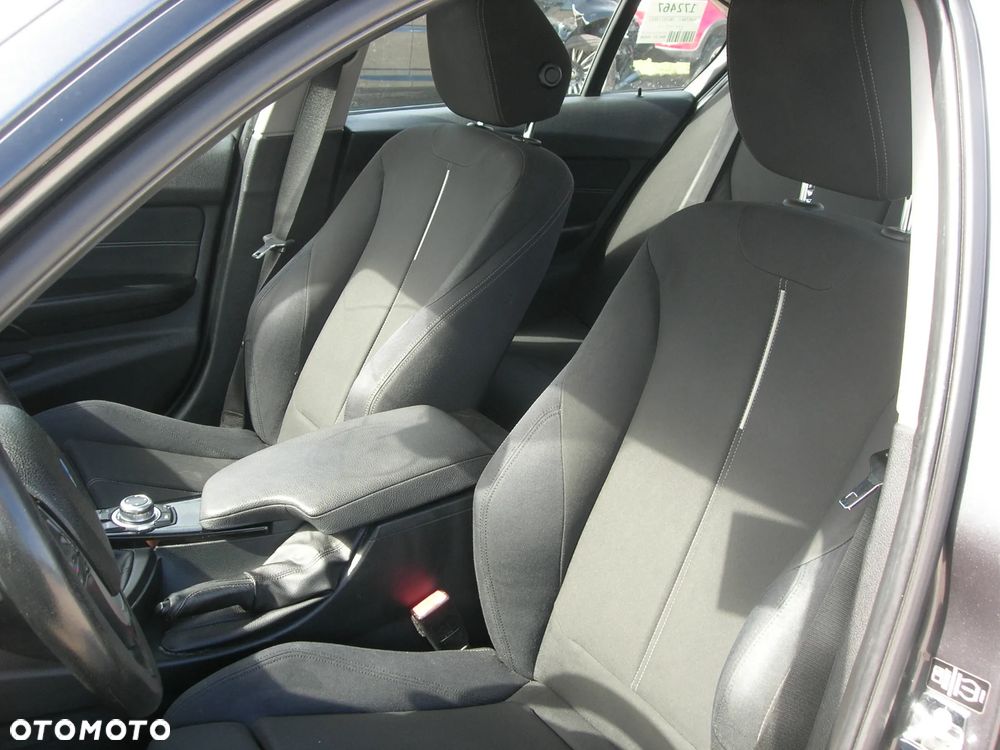 BMW Seria 3 316d Sport Line - 13