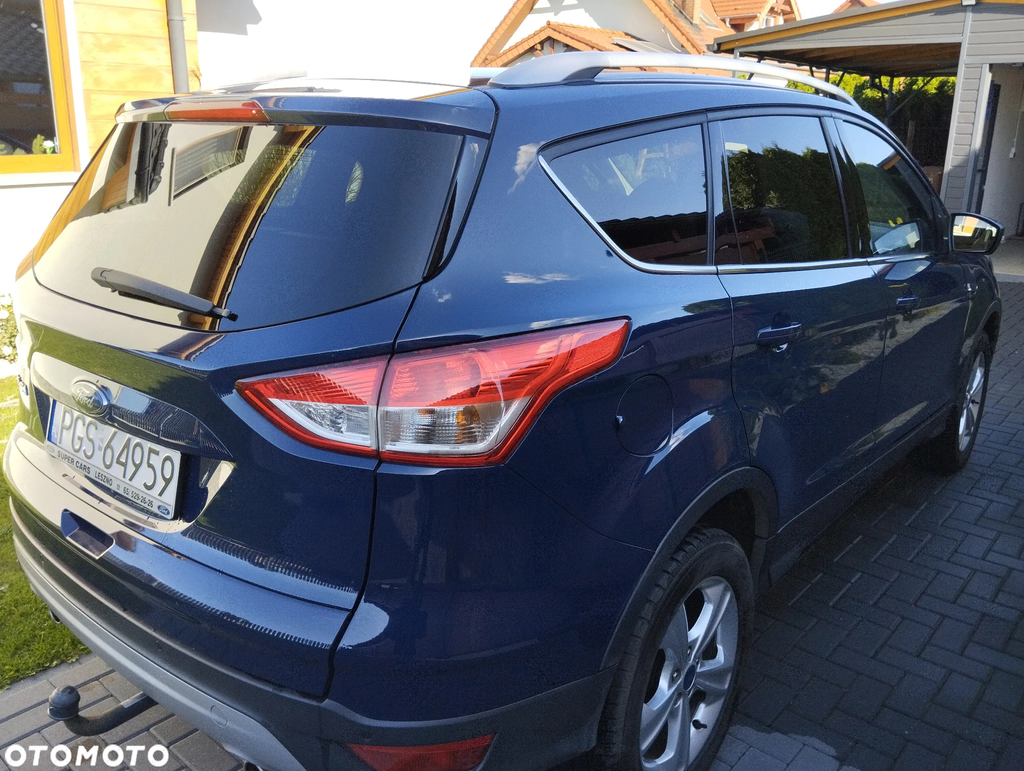 Ford Kuga 2.0 TDCi 2x4 Titanium - 4