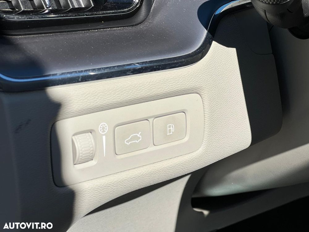 Volvo XC 60 T6 AWD AT PHEV Plus Bright - 17