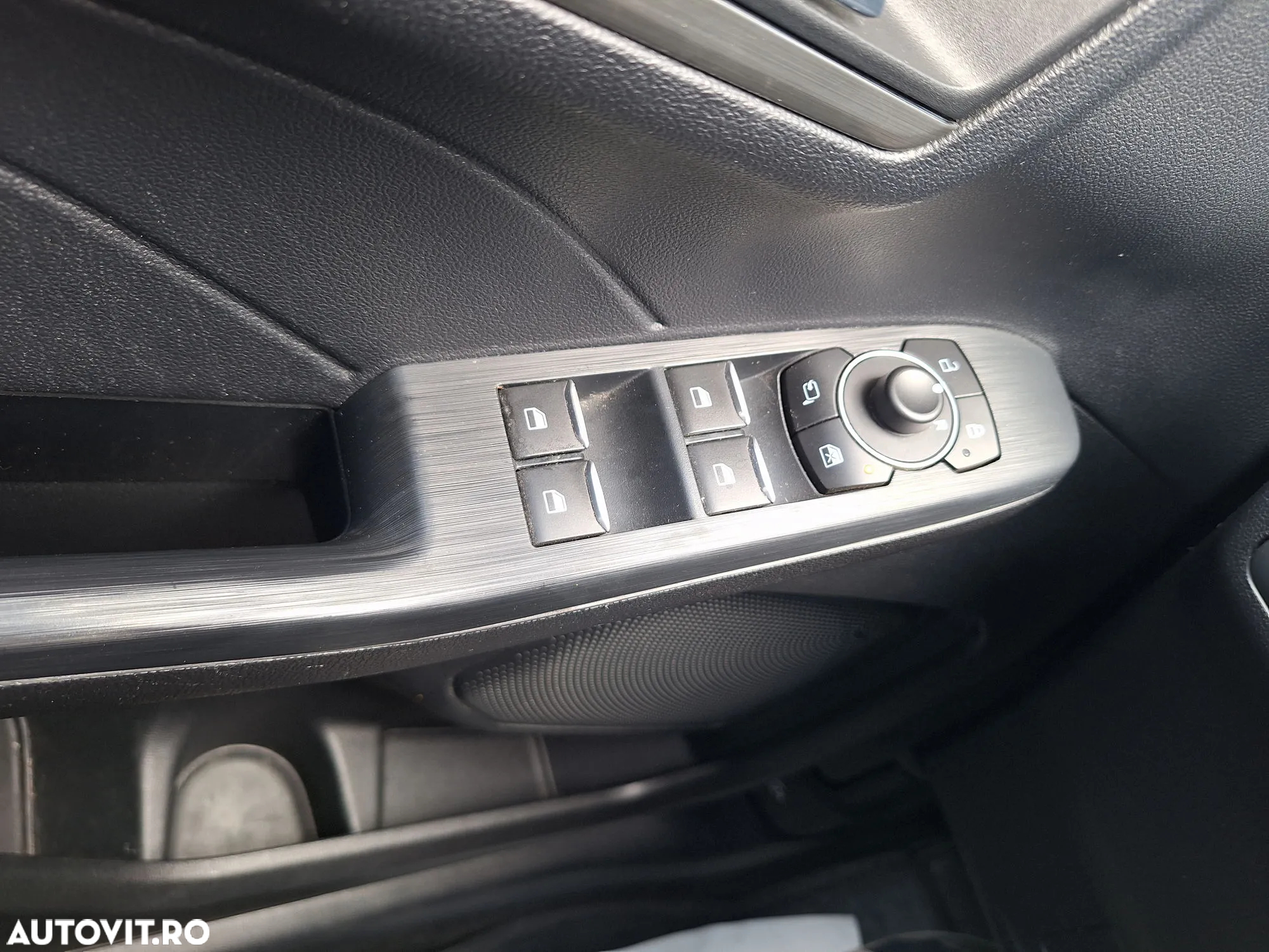 Ford Kuga - 22