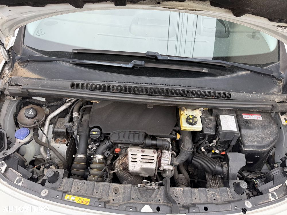 Peugeot 3008 1.2 PureTech Turbo S&S Access - 16