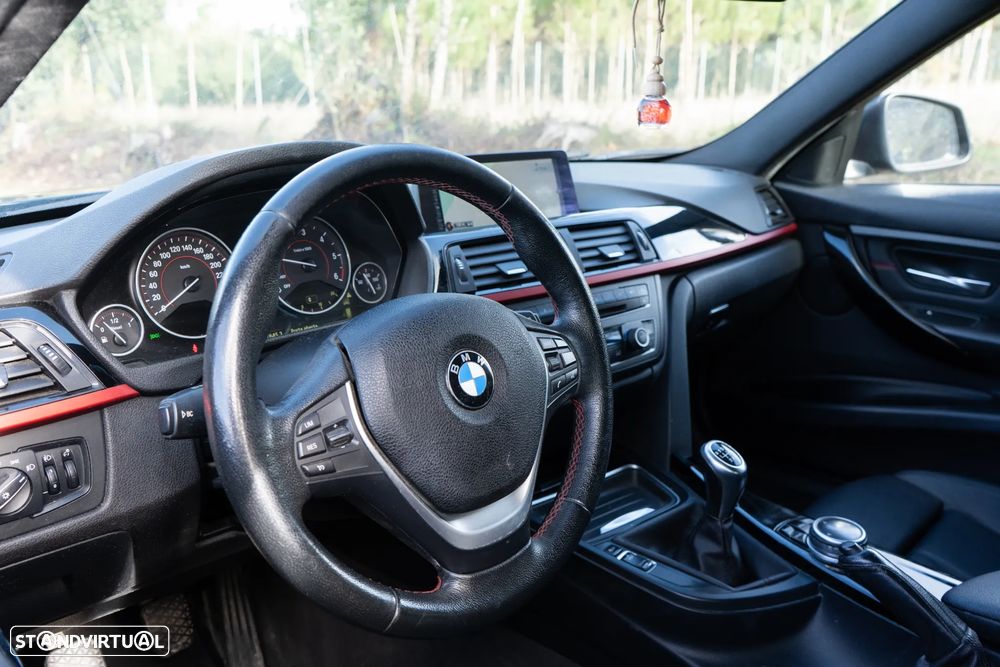 BMW 320 d Sport Line - 19