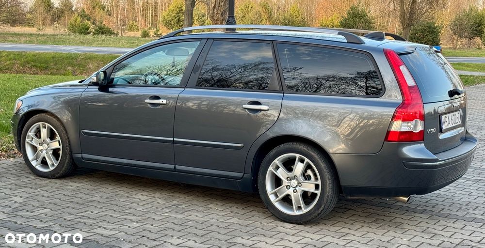 Volvo V50 2.4D5 Momentum - 9