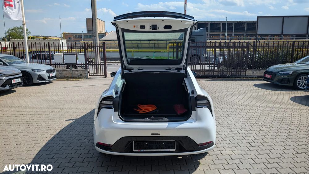 Toyota Prius - 22