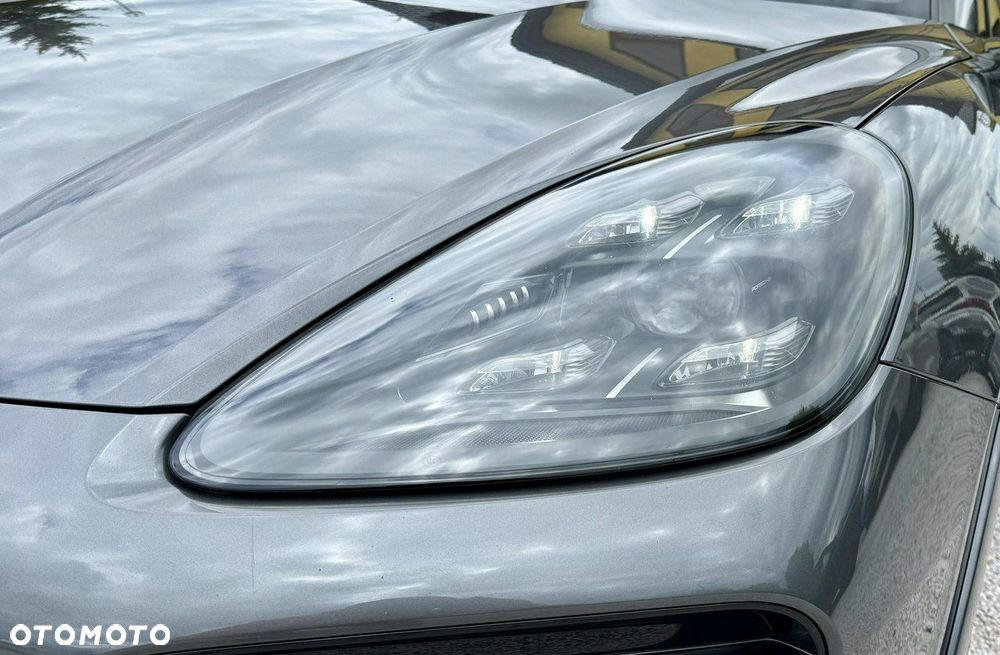 Porsche Cayenne - 16