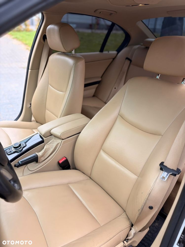 BMW Seria 3 320i - 29
