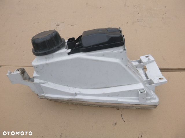LAMPA LEWY PRZÓD LEWA PRZEDNIA SKODA OCTAVIA I FL - 15