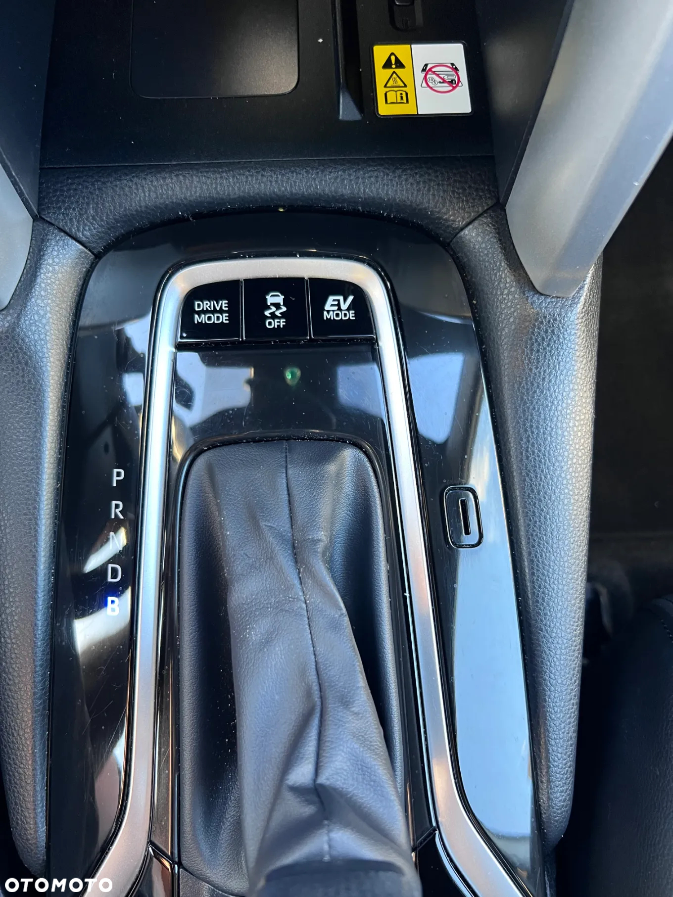 Toyota Corolla Cross 2.0 Hybrid Premiere Edition AWD - 27