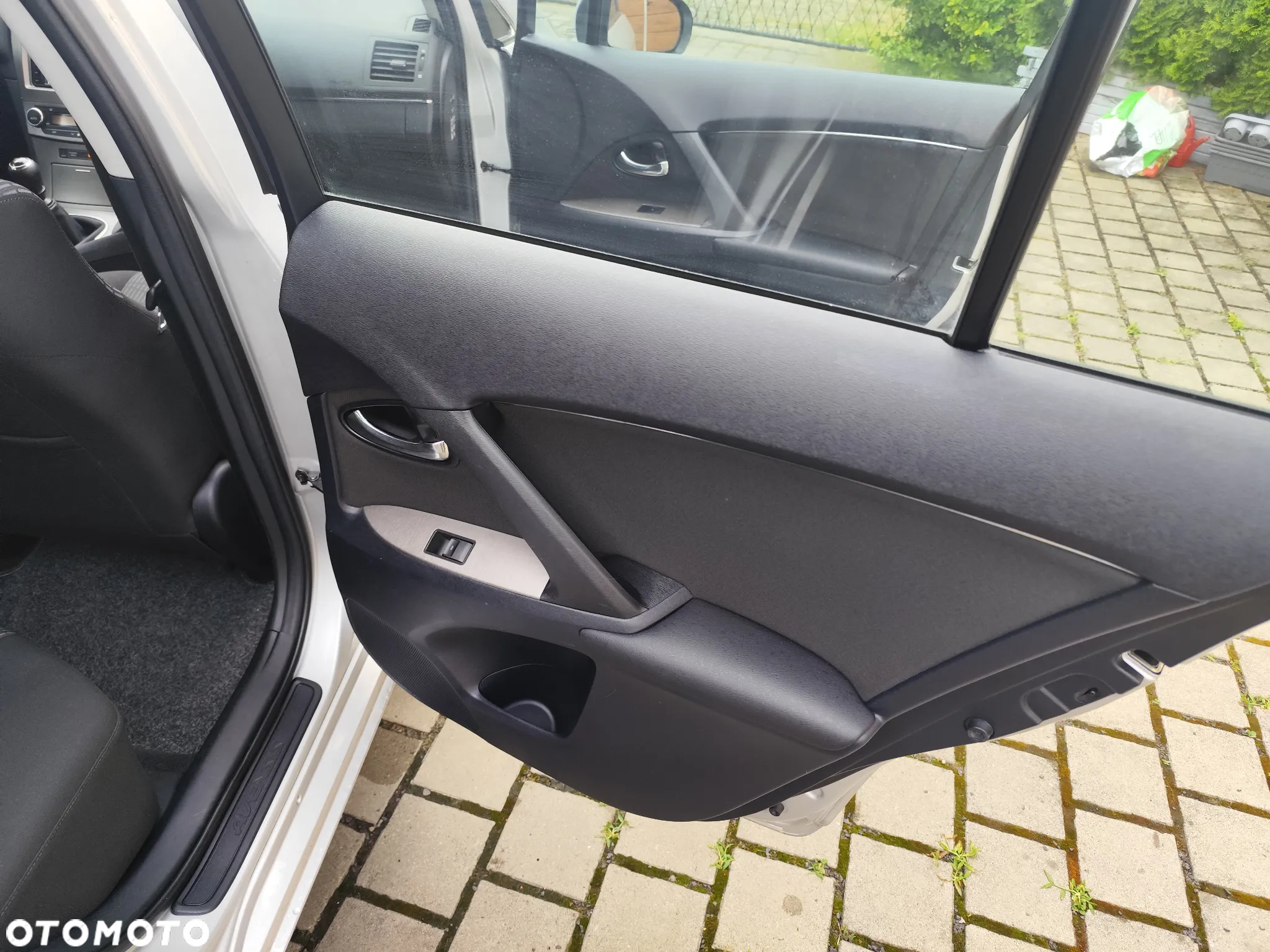 Toyota Avensis 1.6 Active - 3