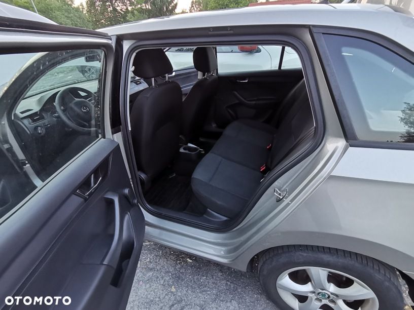 Skoda RAPID 1.0 TSI Active - 10