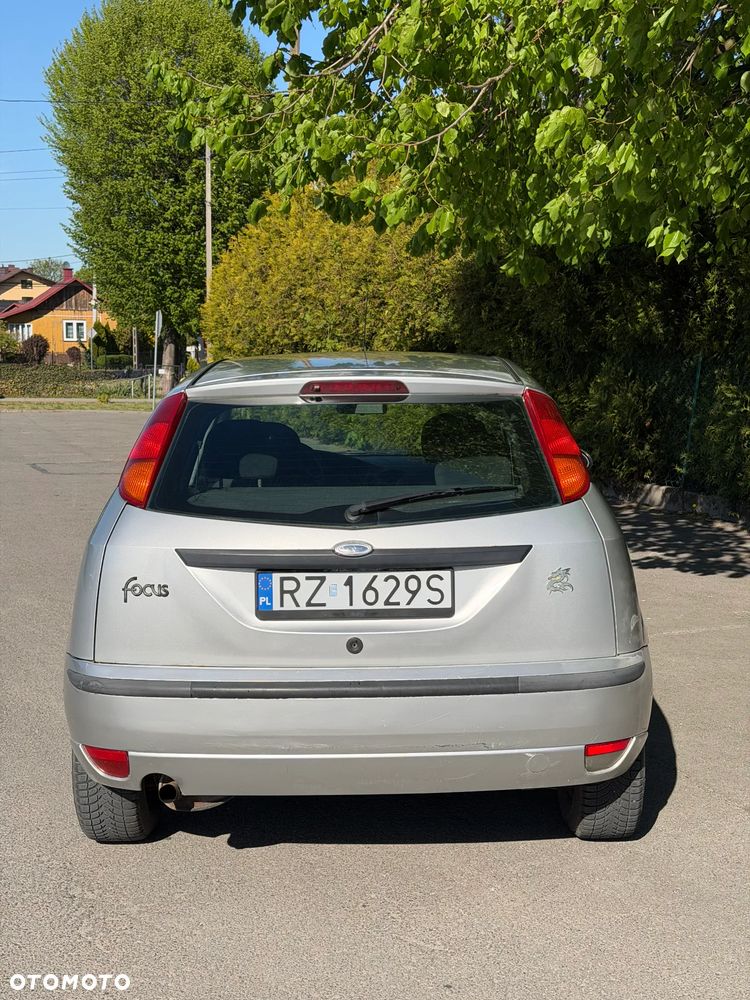 Ford Focus 1.6 Ambiente - 5