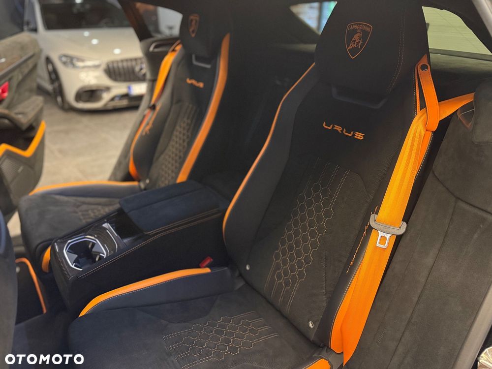 Lamborghini Urus - 11
