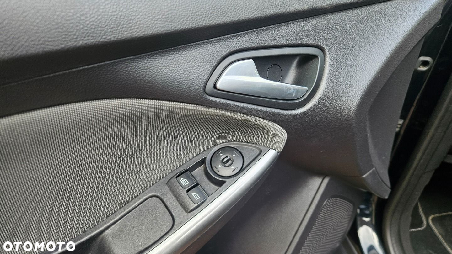 Ford Focus Turnier 1.6 TDCi DPF Start-Stopp-System Ambiente - 17