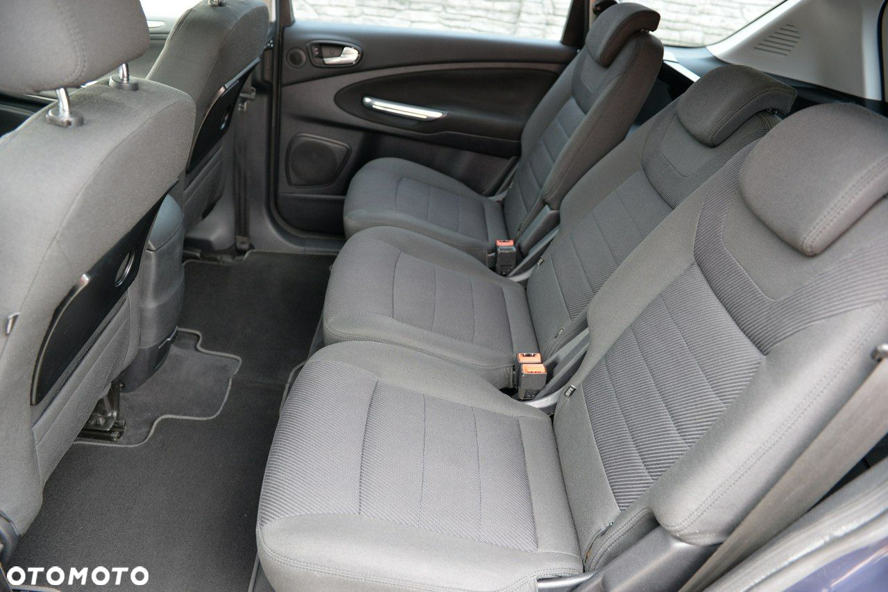 Ford S-Max - 10