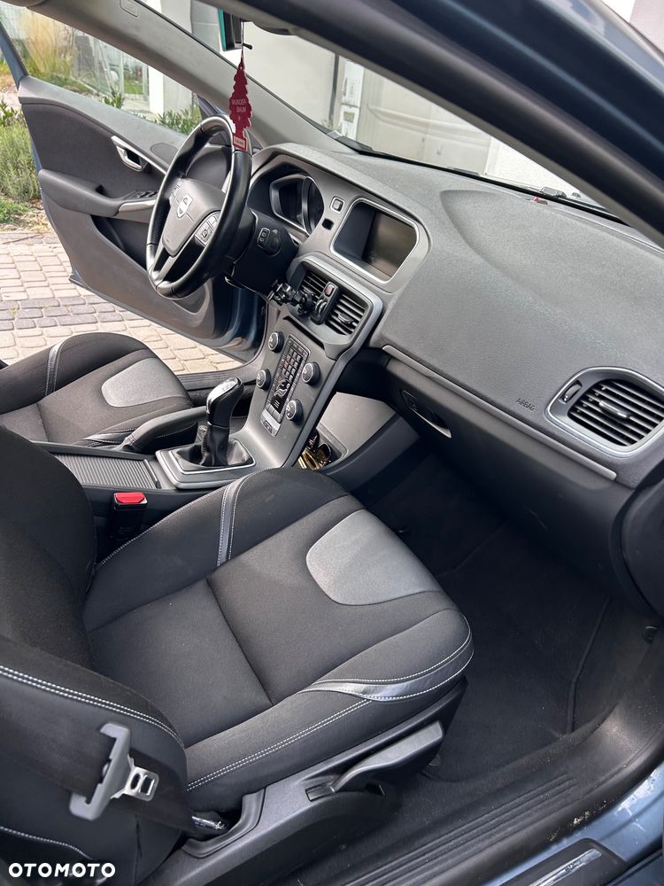 Volvo V40 D2 - 26