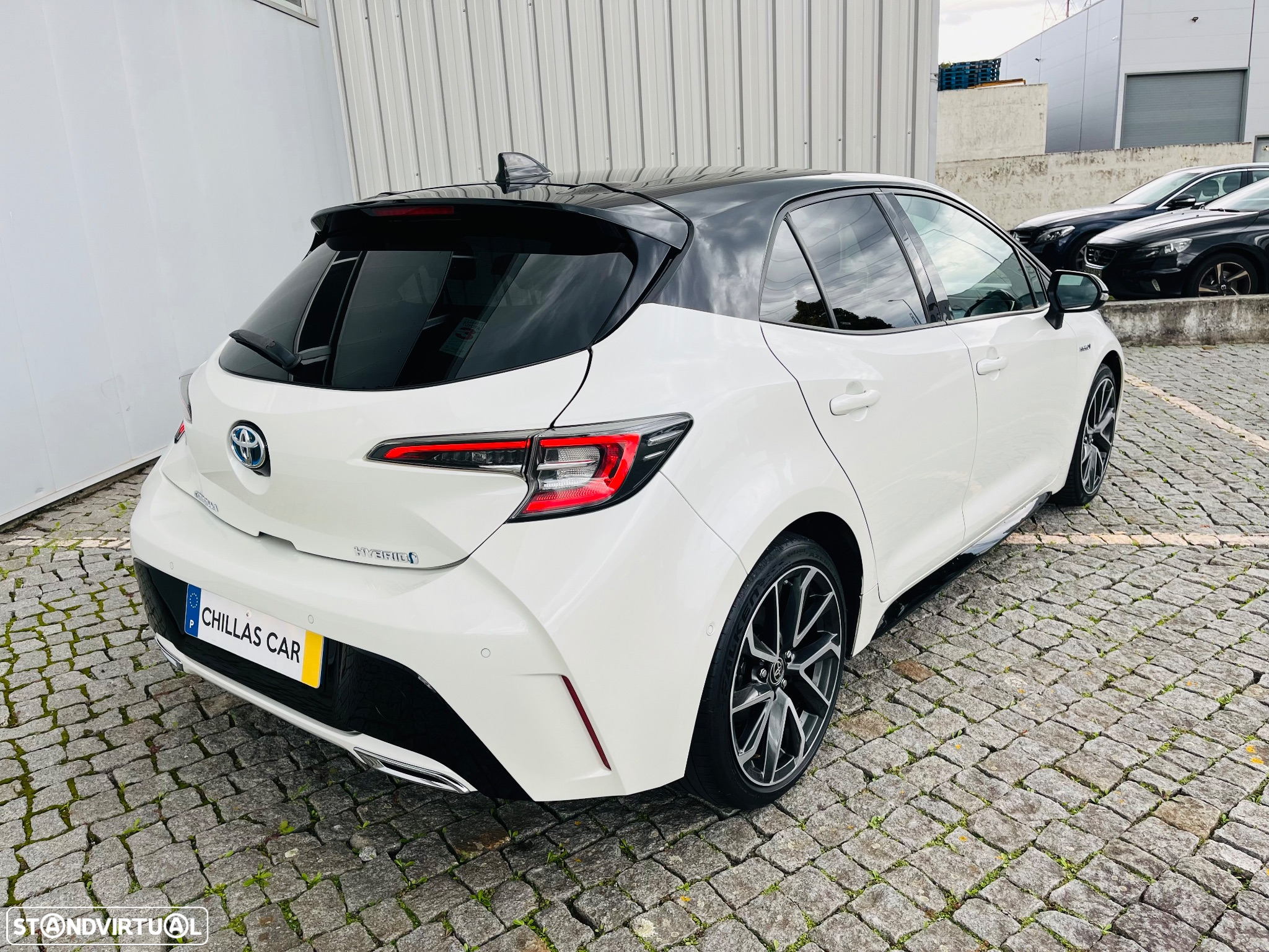 Toyota Corolla 2.0 Hybrid Luxury Black - 13
