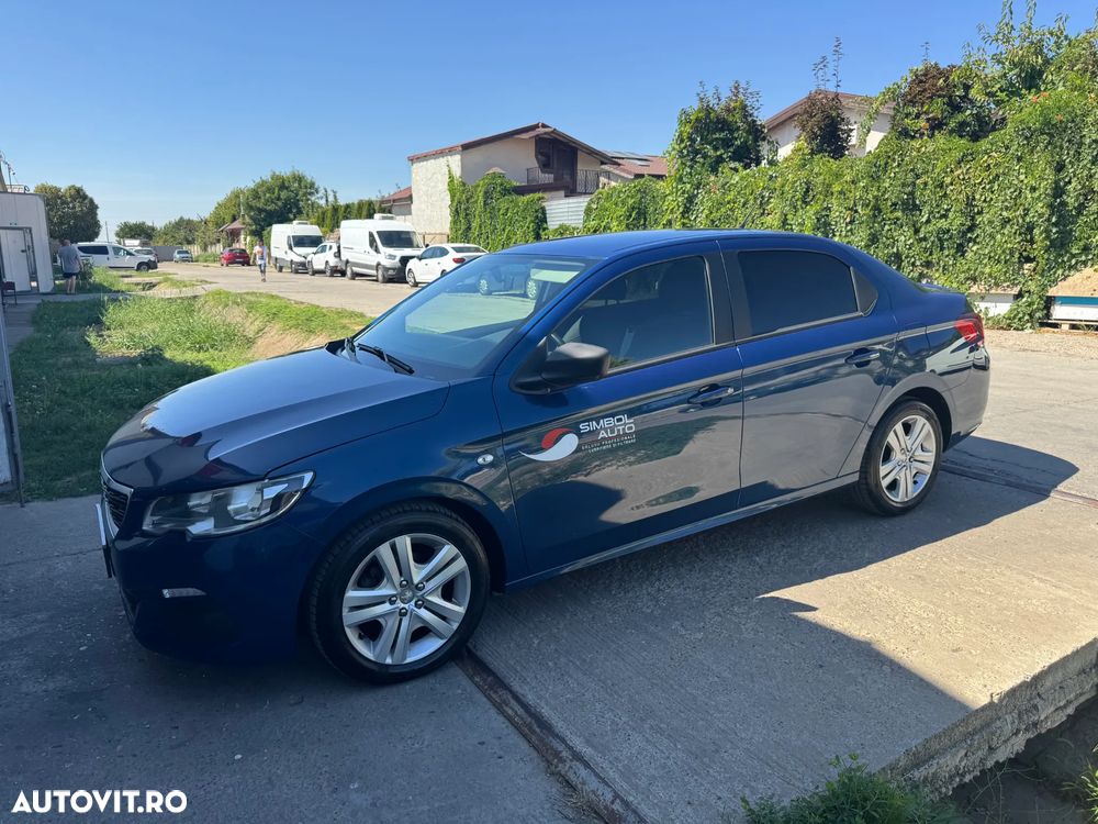 Peugeot 301 1.6 BlueHDI FAP Allure - 1