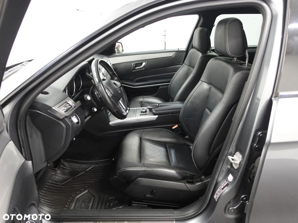 Mercedes-Benz Klasa E ver-220-t-bluetec-blueefficiency-edition-9g--tronic - 20