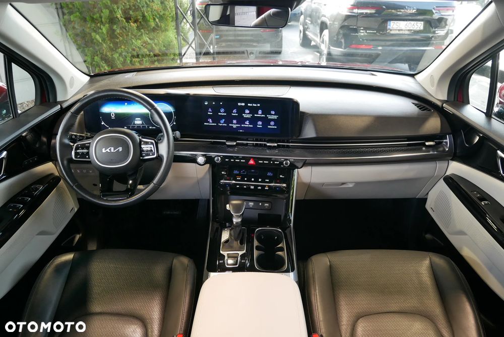 Kia Carnival - 16