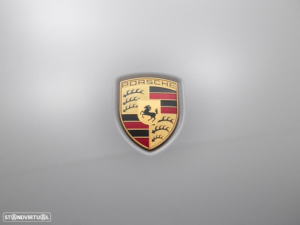 Porsche 911 (992) - 12
