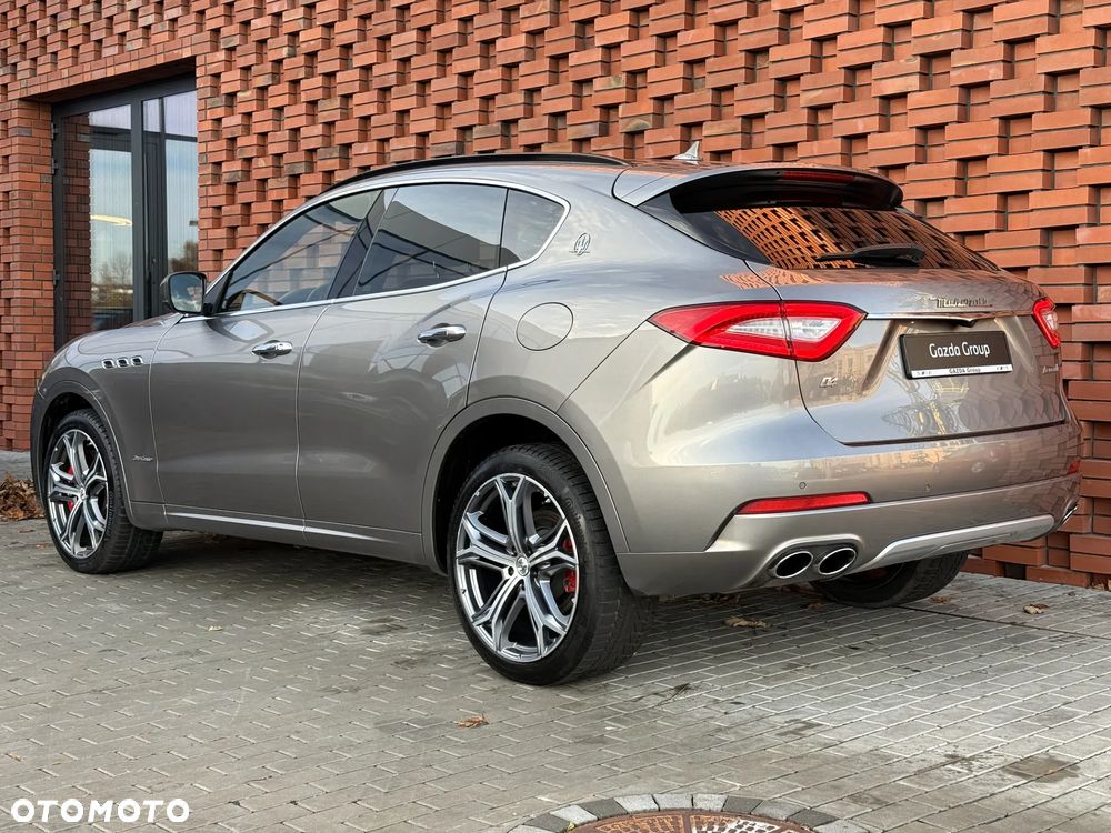 Maserati Levante Granlusso - 4