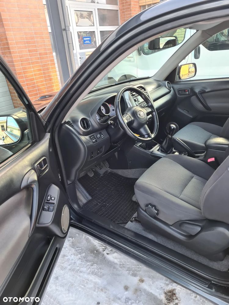 Toyota RAV4 - 7