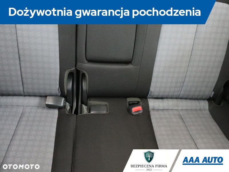 Kia Venga - 12