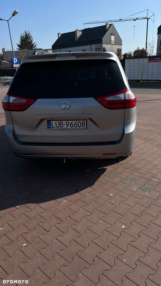 Toyota Sienna 3.5 V6 XLE AWD - 12