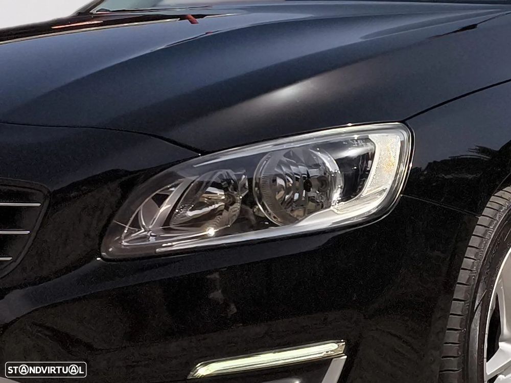 Volvo V60 2.4 D6 Momentum AWD Phev - 6