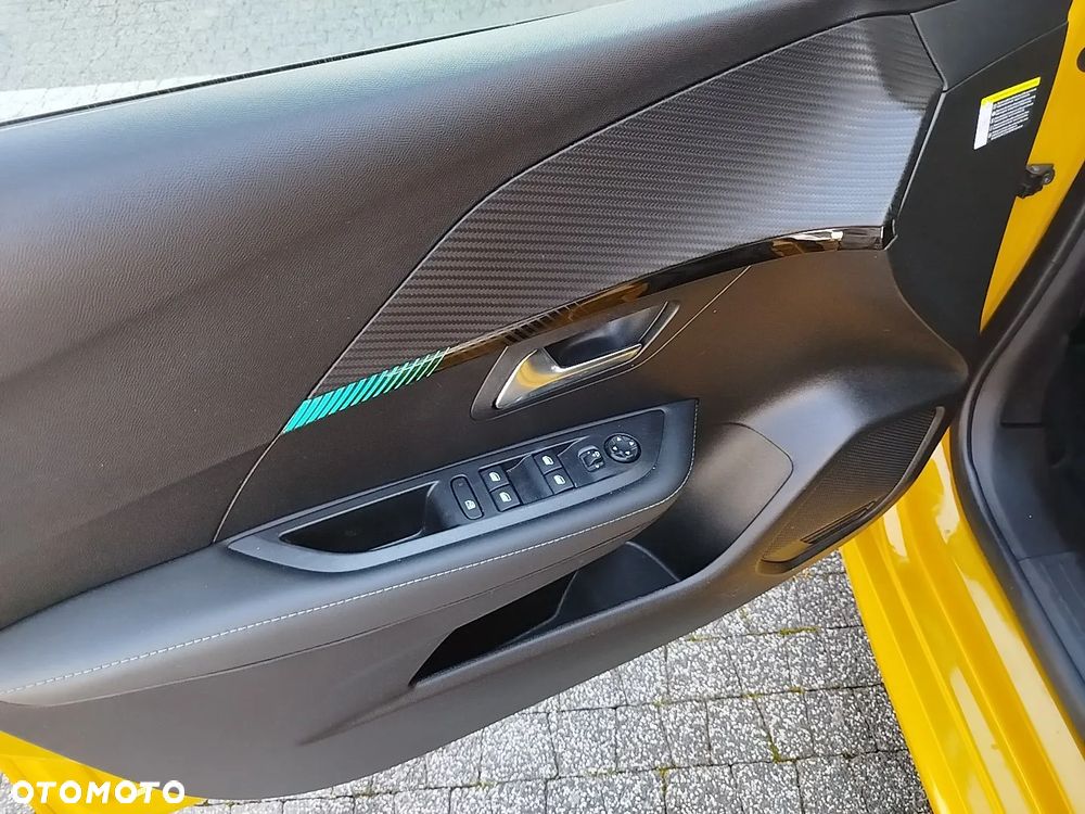 Peugeot 208 TURBO 100 Allure - 22