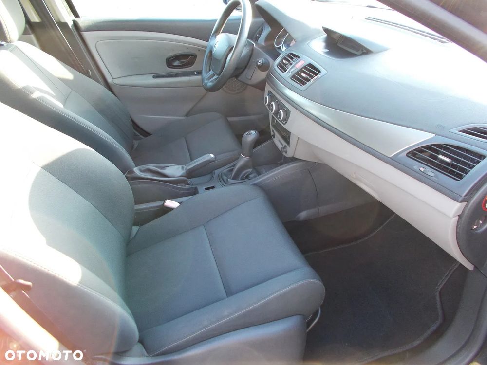 Renault Megane 1.6 16V Expression - 11