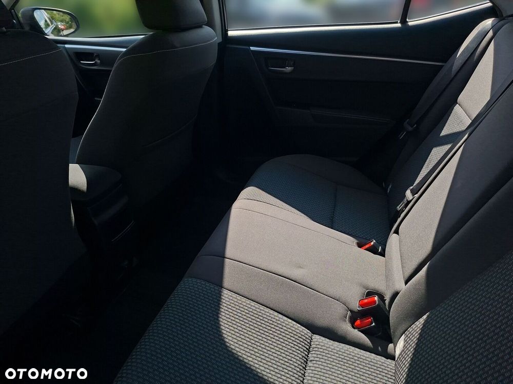 Toyota Corolla - 12