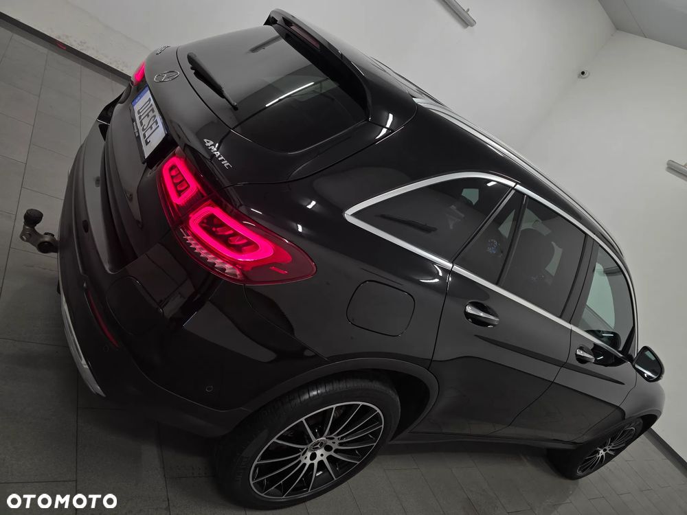 Mercedes-Benz GLC 300 de 4Matic 9G-TRONIC AMG Line Plus - 35