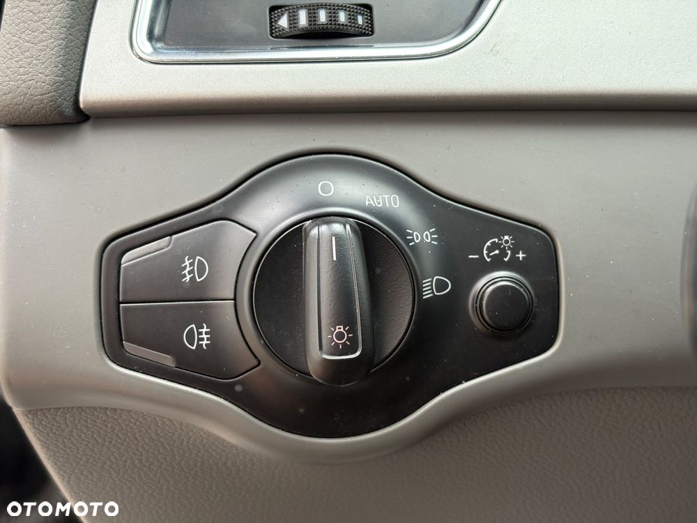 Audi A4 Avant 2.0 TDI DPF - 12