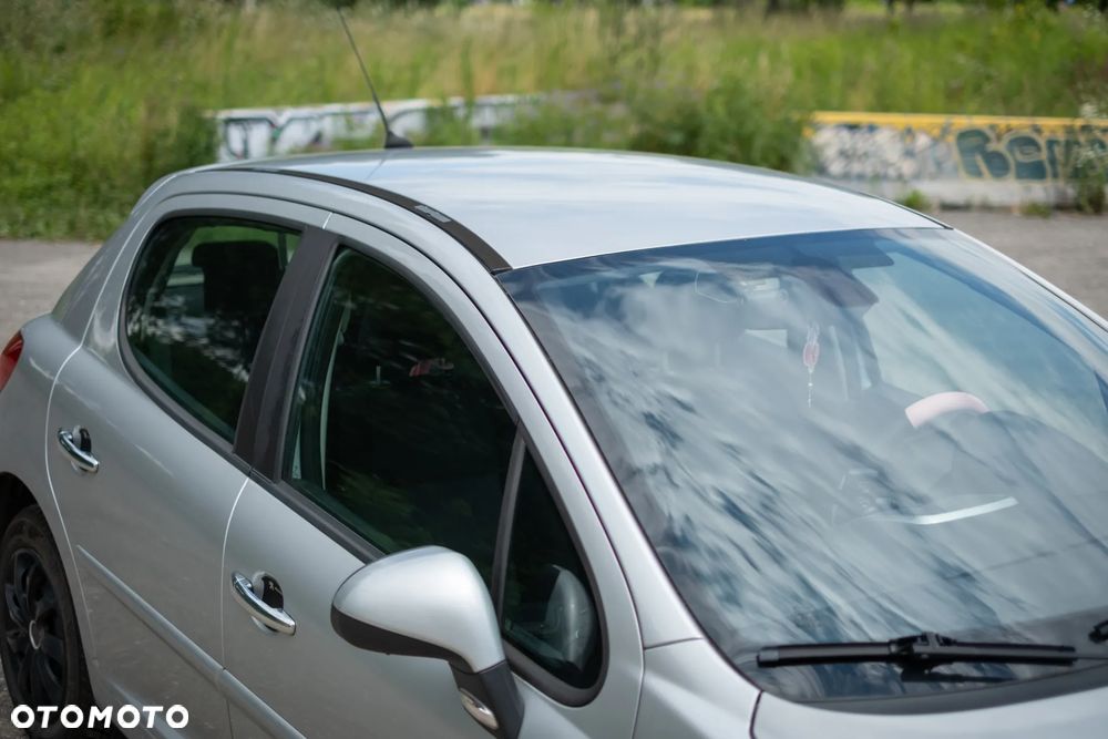 Peugeot 207 1.4 16V Trendy - 21