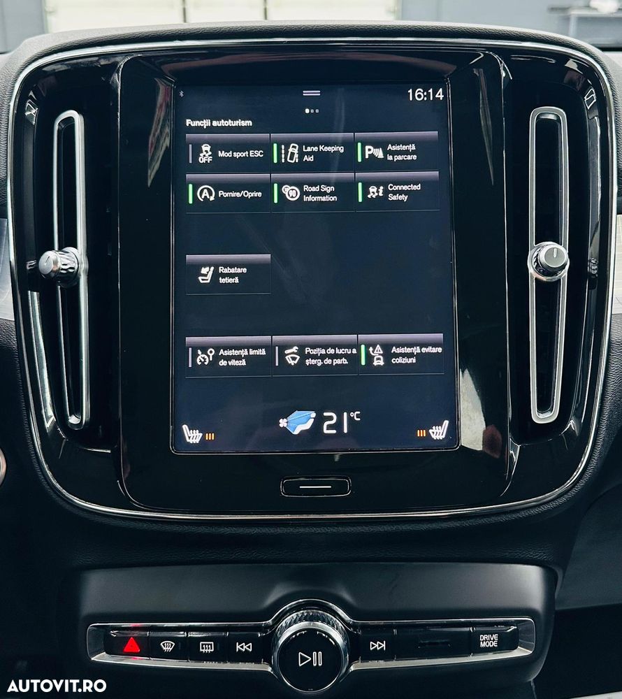 Volvo XC 40 T3 Geartronic Momentum Pro - 26