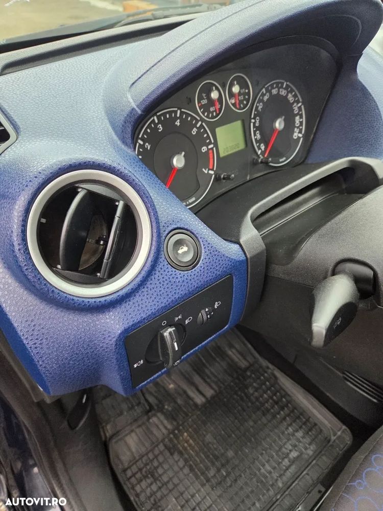 Ford Fiesta 1.3i Ambiente - 15