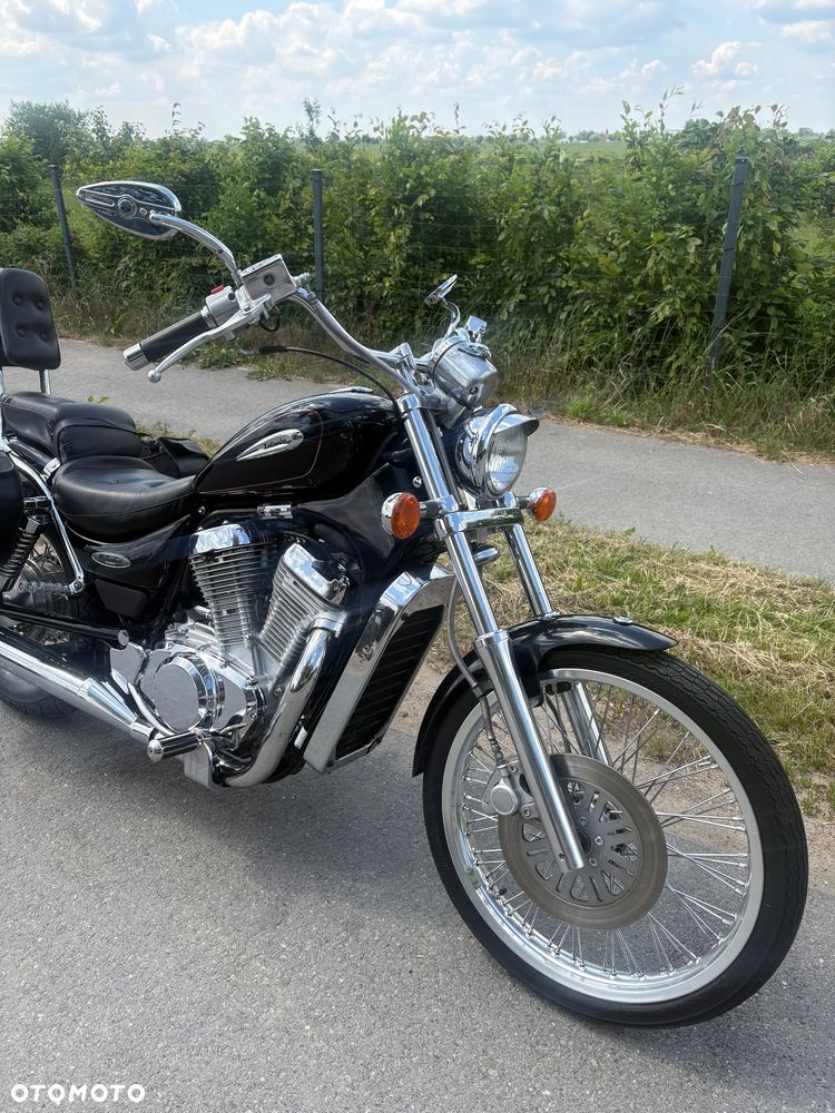 Suzuki Intruder - 14